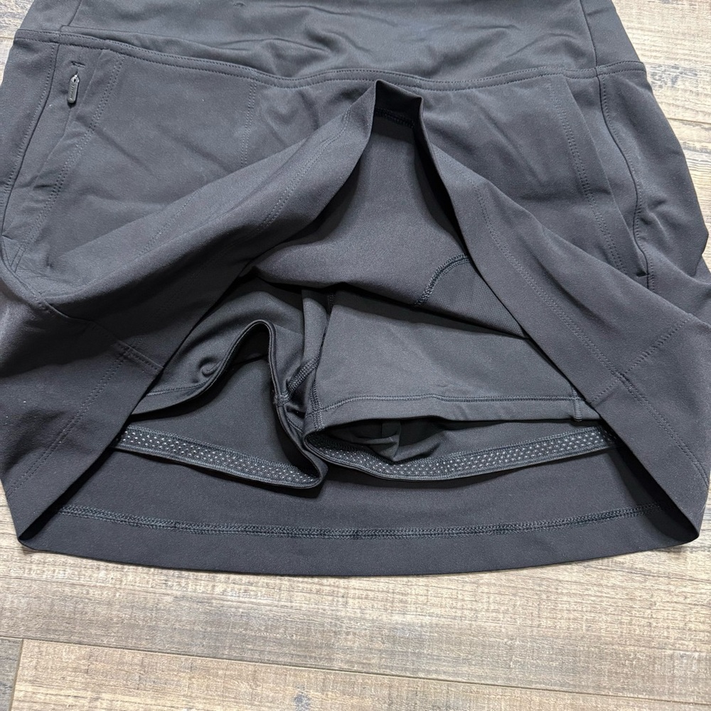 Athleta Tee Tim High Rise 15" Black Skort Women's Size. Medium - Picture 6 of 12